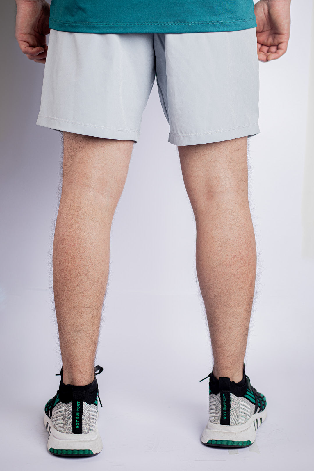 SHORTS LIGHT SILVER | STANDARD FIT